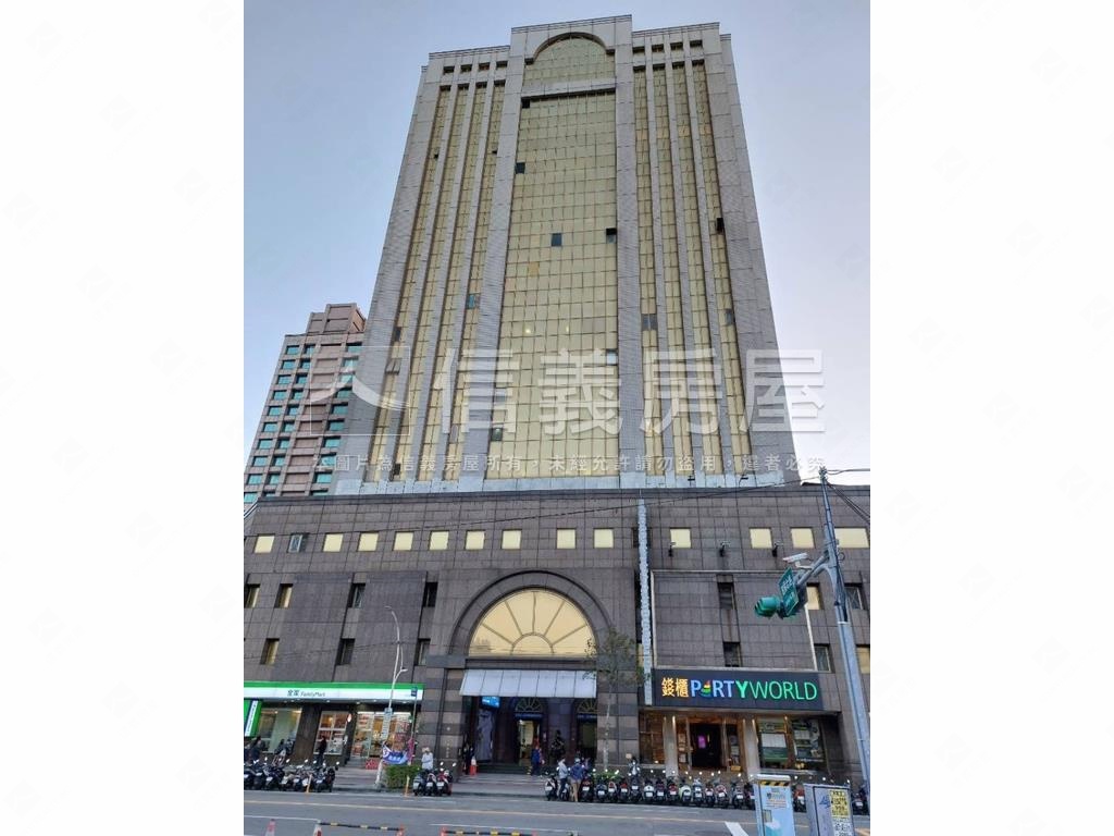 近中壢火車站４３９坪辦公房屋室內格局與周邊環境