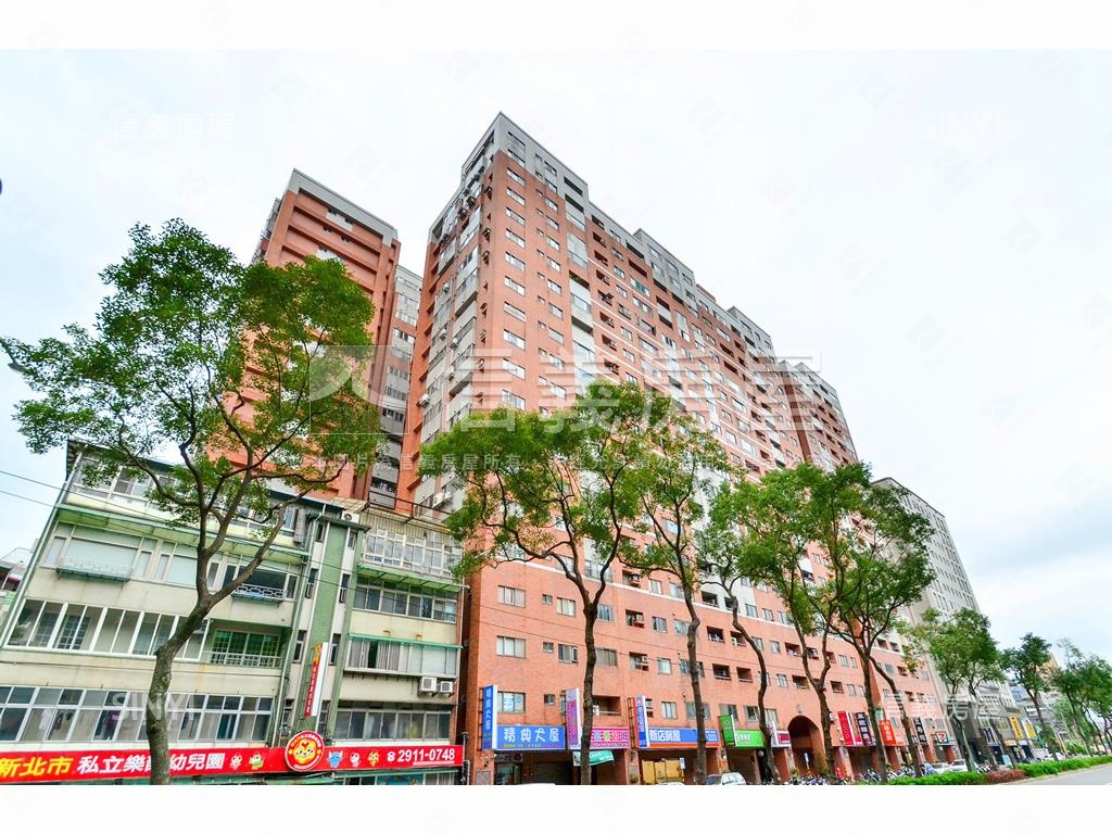 潤泰遠景２１山景四房房屋室內格局與周邊環境