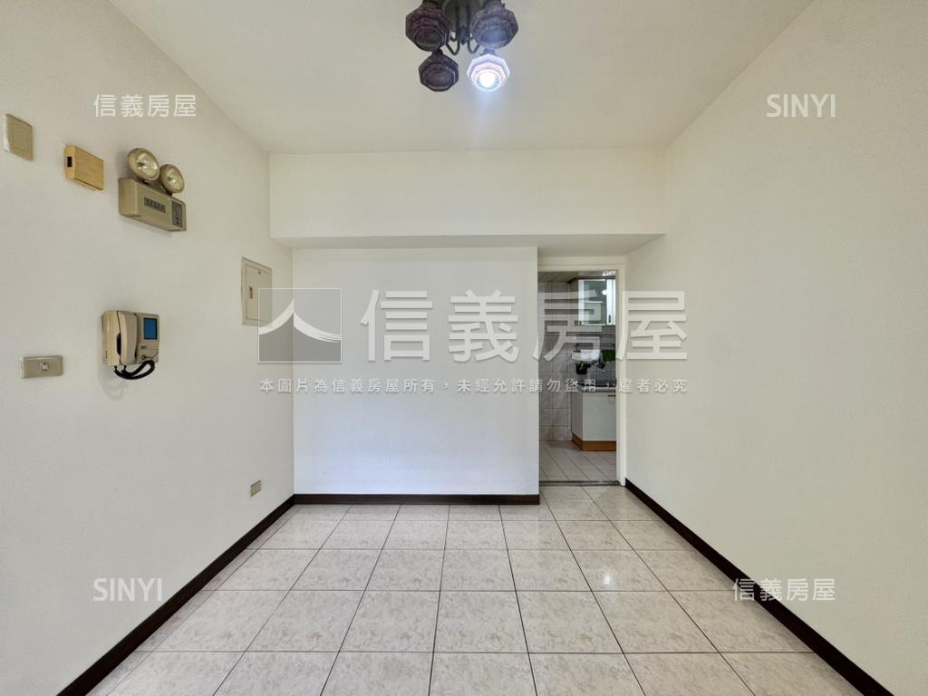 板南線福利國三房車位房屋室內格局與周邊環境