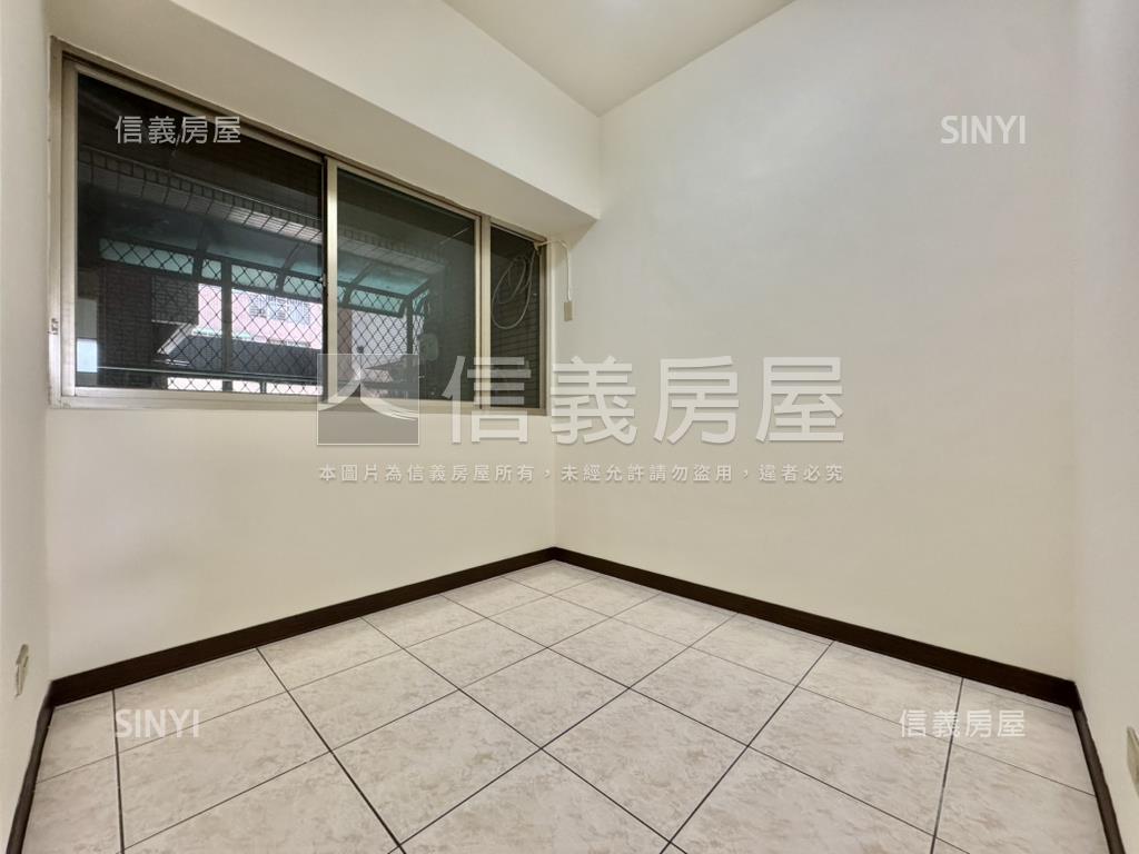 板南線福利國三房車位房屋室內格局與周邊環境