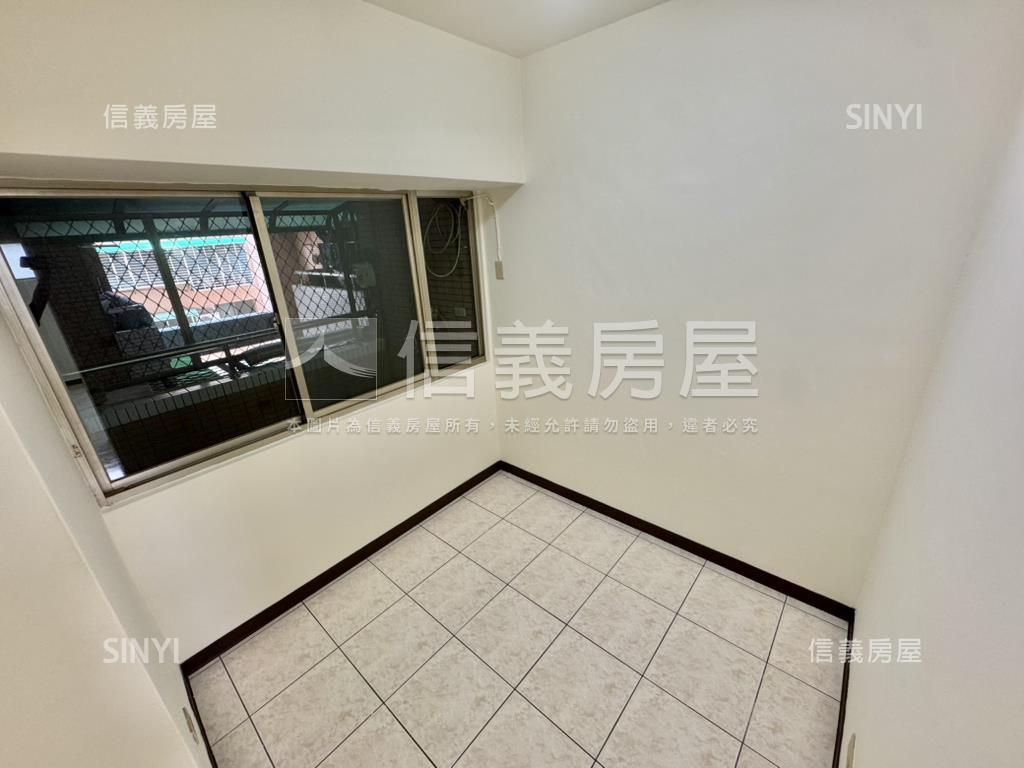 板南線福利國三房車位房屋室內格局與周邊環境