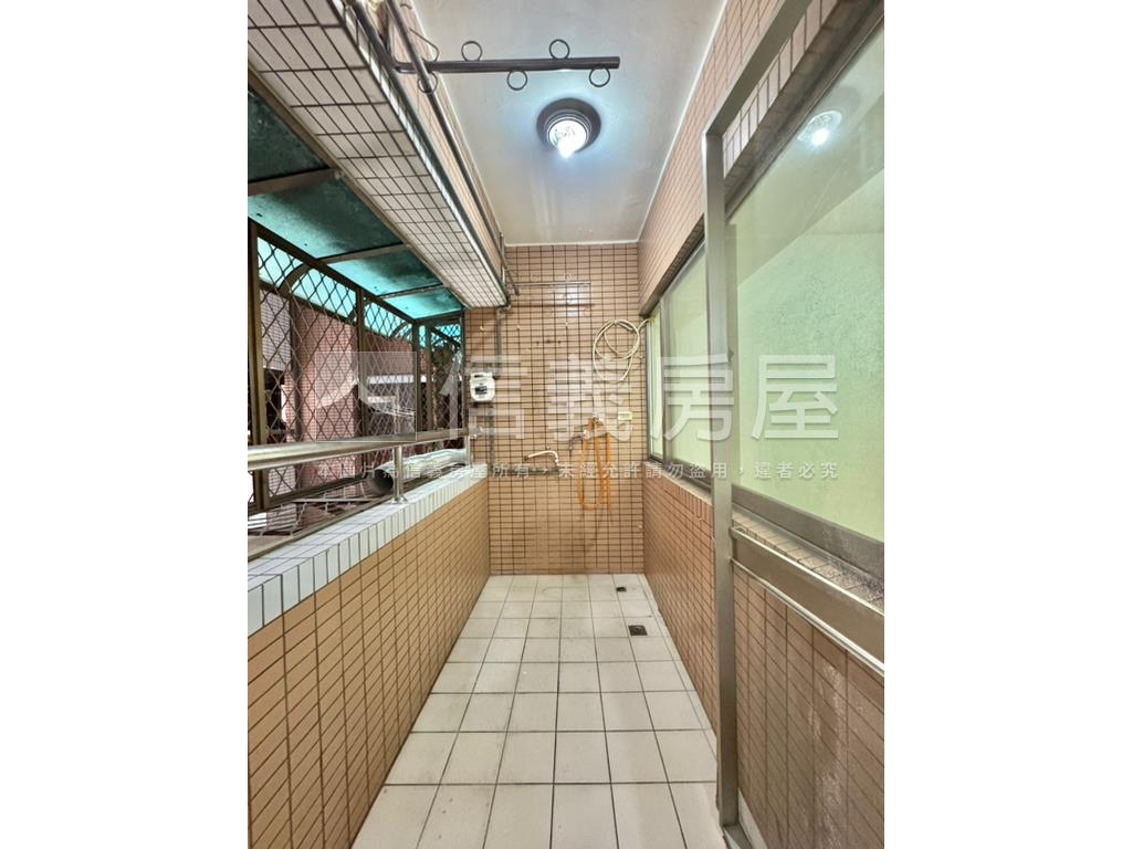 板南線福利國三房車位房屋室內格局與周邊環境