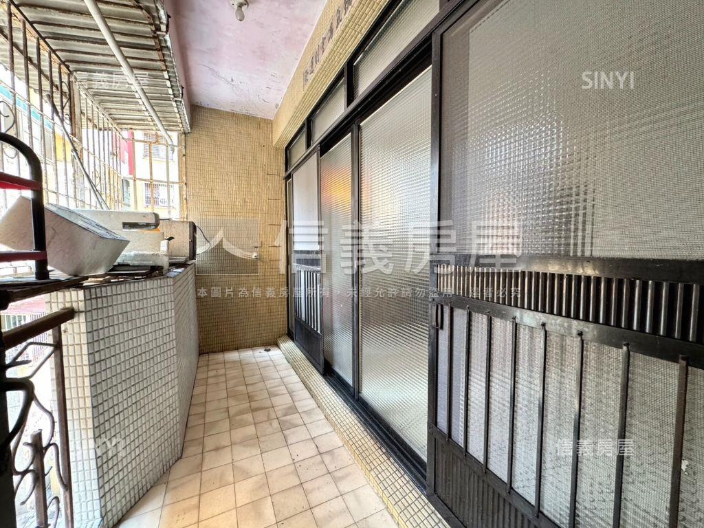 近科工館大坪數三樓公寓房屋室內格局與周邊環境