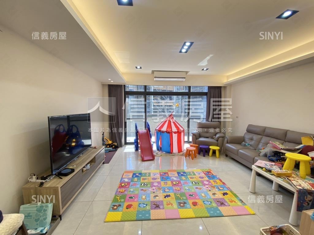 大面寬百坪電梯透天房屋室內格局與周邊環境