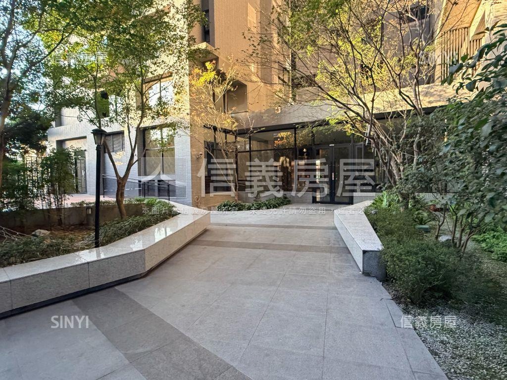 十期勝美樹裝潢三房車位房屋室內格局與周邊環境