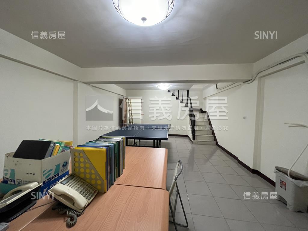 富國路大墅雲集三角窗透店房屋室內格局與周邊環境