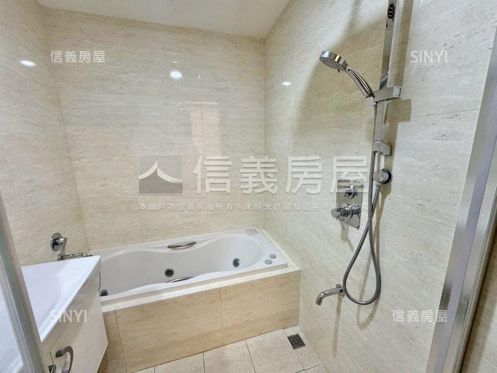 巨人高樓採光三房房屋室內格局與周邊環境