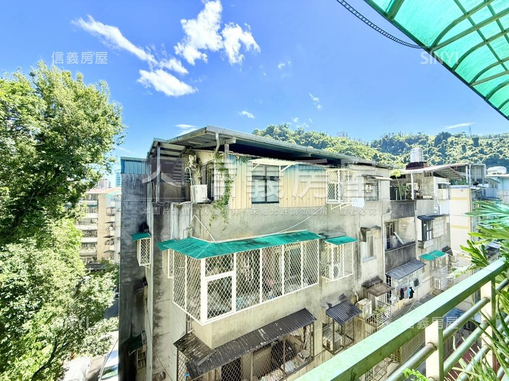 區公所精裝大四房頂加房屋室內格局與周邊環境