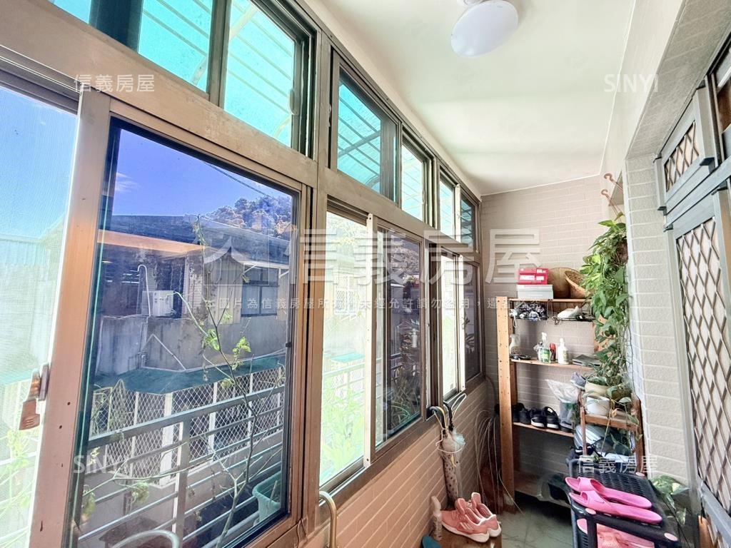 區公所精裝大四房頂加房屋室內格局與周邊環境