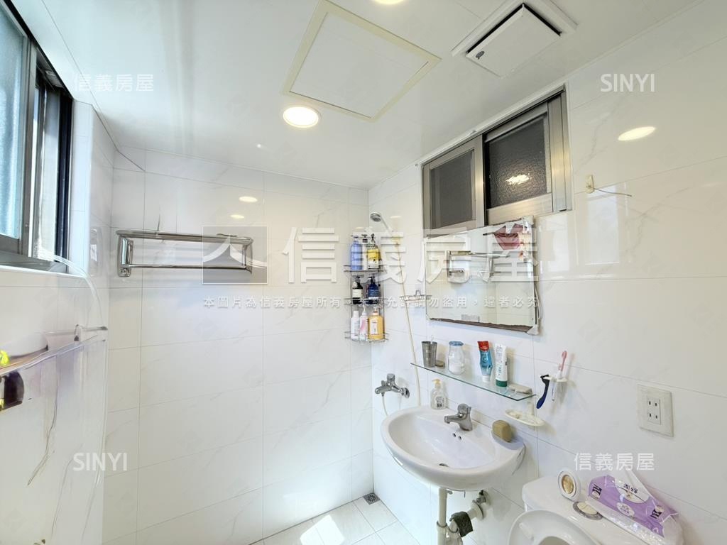 區公所精裝大四房頂加房屋室內格局與周邊環境