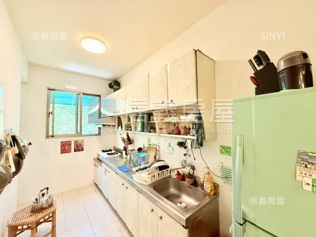 區公所精裝大四房頂加房屋室內格局與周邊環境