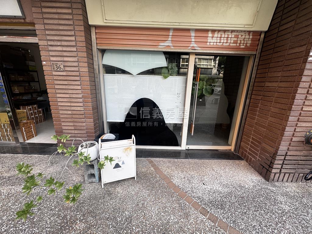 逢甲青海精美工作室店面房屋室內格局與周邊環境