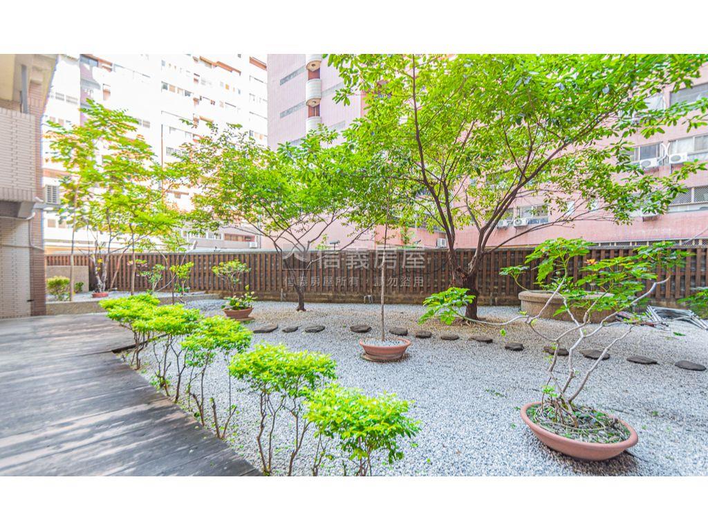 逢甲青海精美工作室店面房屋室內格局與周邊環境