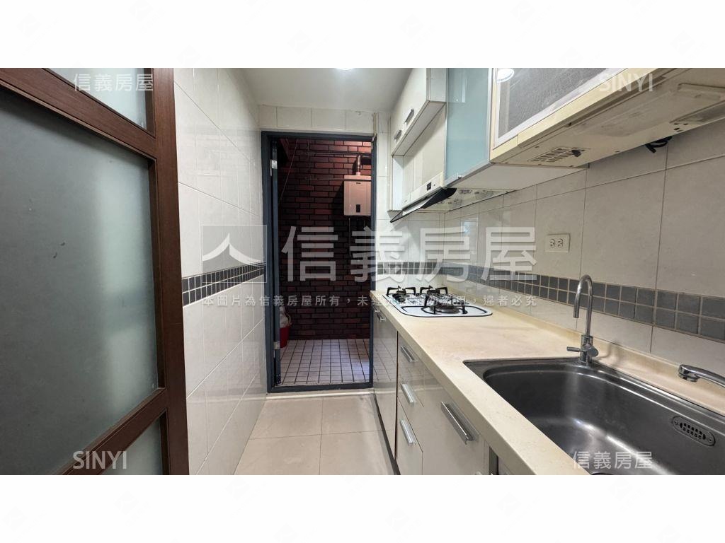 德安臻藏高樓四房平面車位房屋室內格局與周邊環境