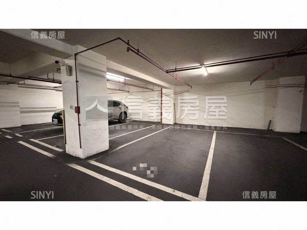 德安臻藏高樓四房平面車位房屋室內格局與周邊環境