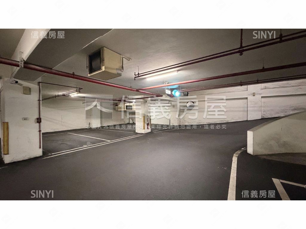 德安臻藏高樓四房平面車位房屋室內格局與周邊環境