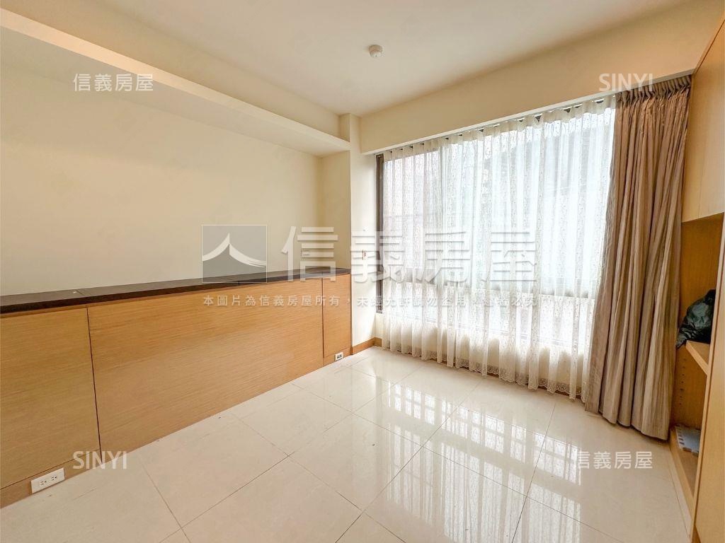 優質綠葉成家三房雙車位房屋室內格局與周邊環境