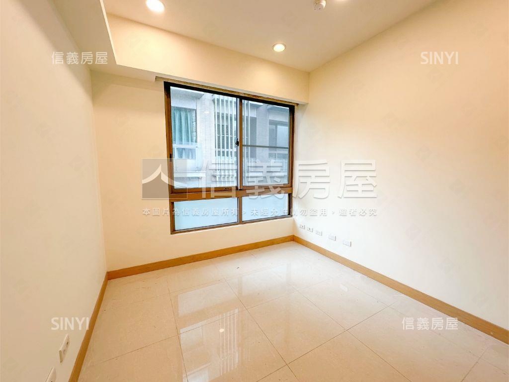 優質綠葉成家三房雙車位房屋室內格局與周邊環境