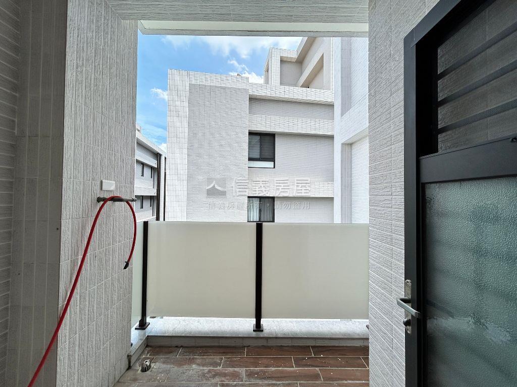 富春居全新宜居四樓華夏房屋室內格局與周邊環境