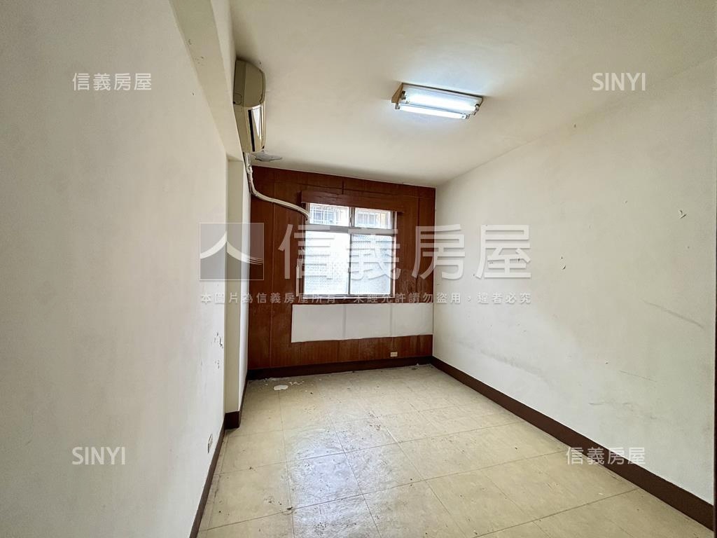 鳳山行政中心旁採光公寓房屋室內格局與周邊環境