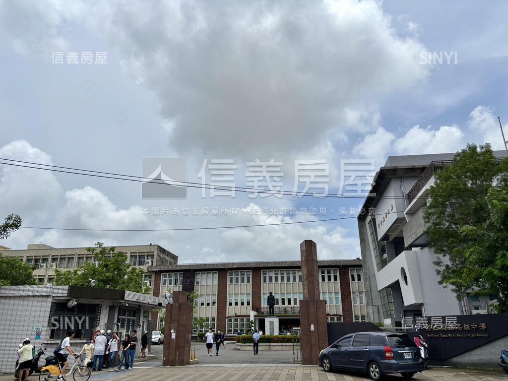鳳山行政中心旁採光公寓房屋室內格局與周邊環境