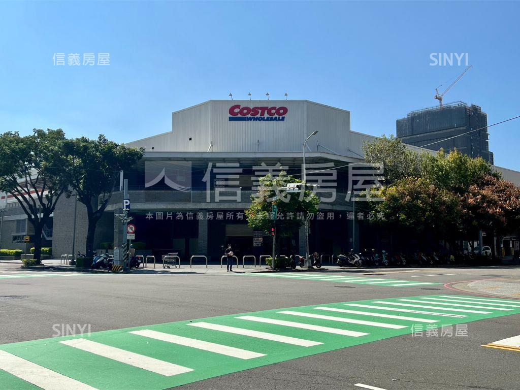 八期稀有大四房雙車位房屋室內格局與周邊環境