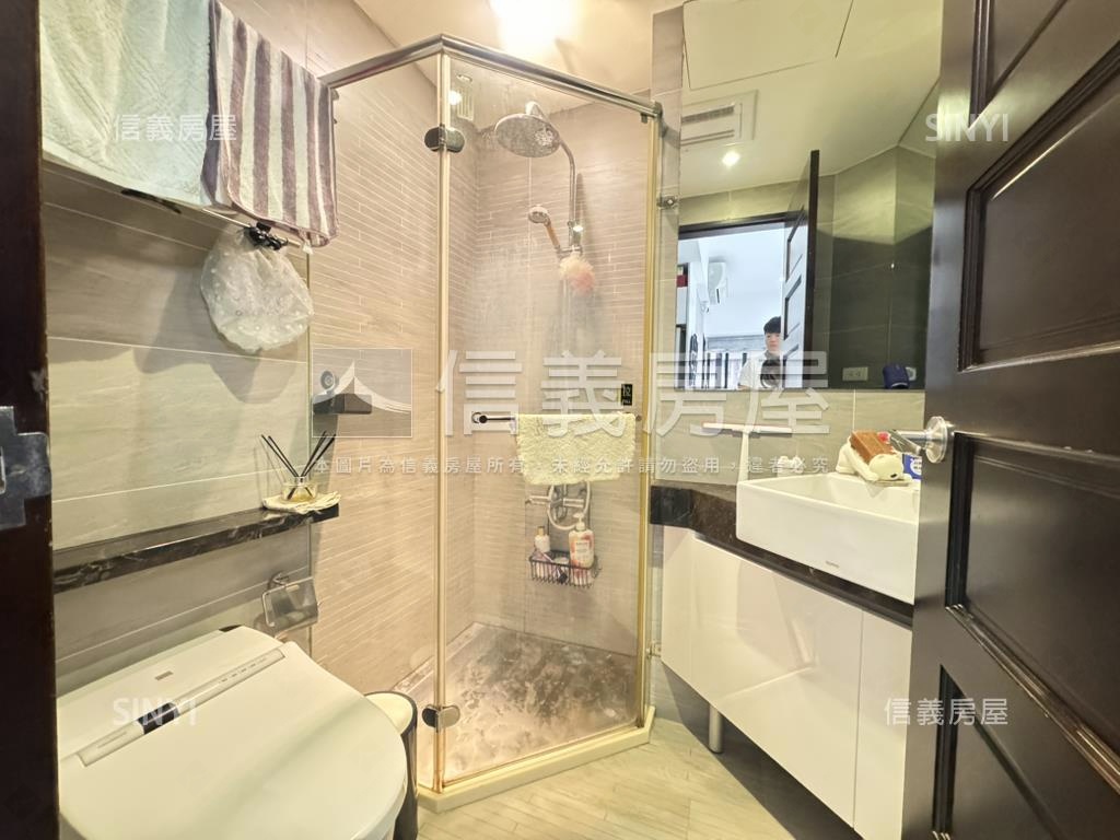 藝光年兩房平面車位房屋室內格局與周邊環境