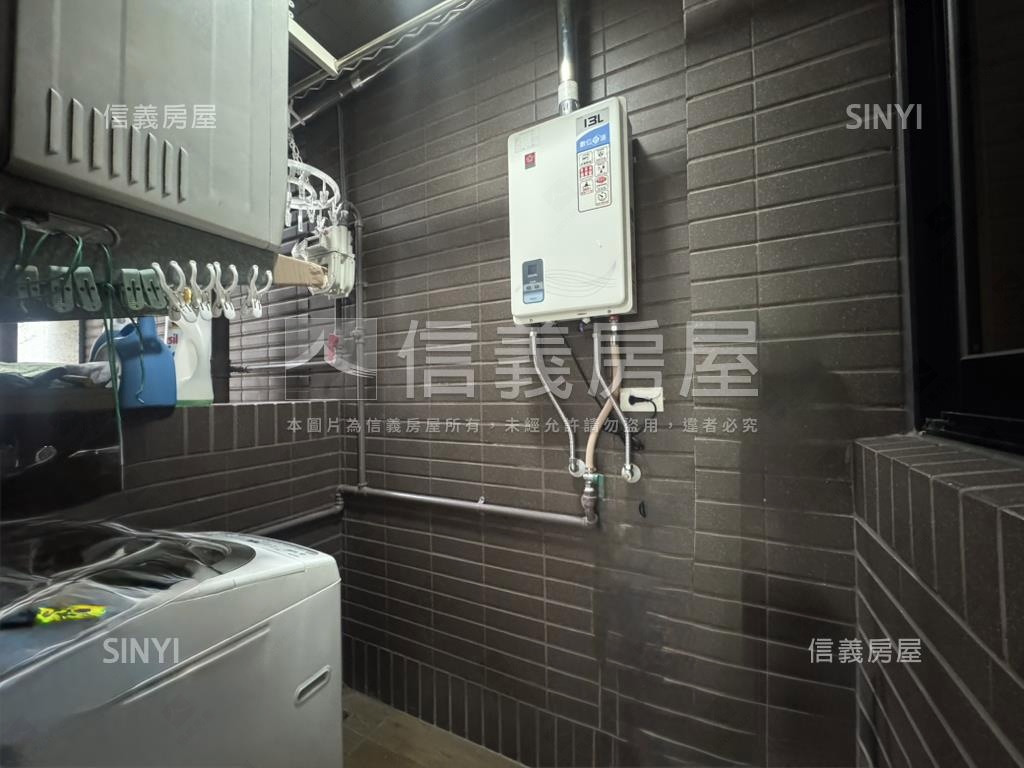 藝光年兩房平面車位房屋室內格局與周邊環境