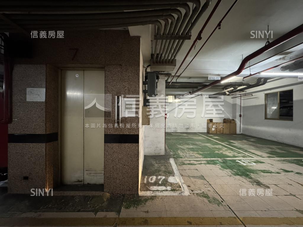 專任台北京城方正三房房屋室內格局與周邊環境