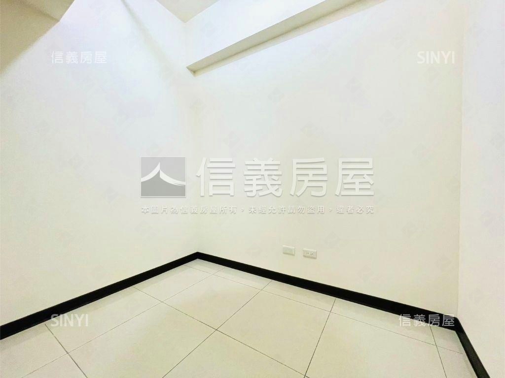 誠意出售世界花園快看這間房屋室內格局與周邊環境