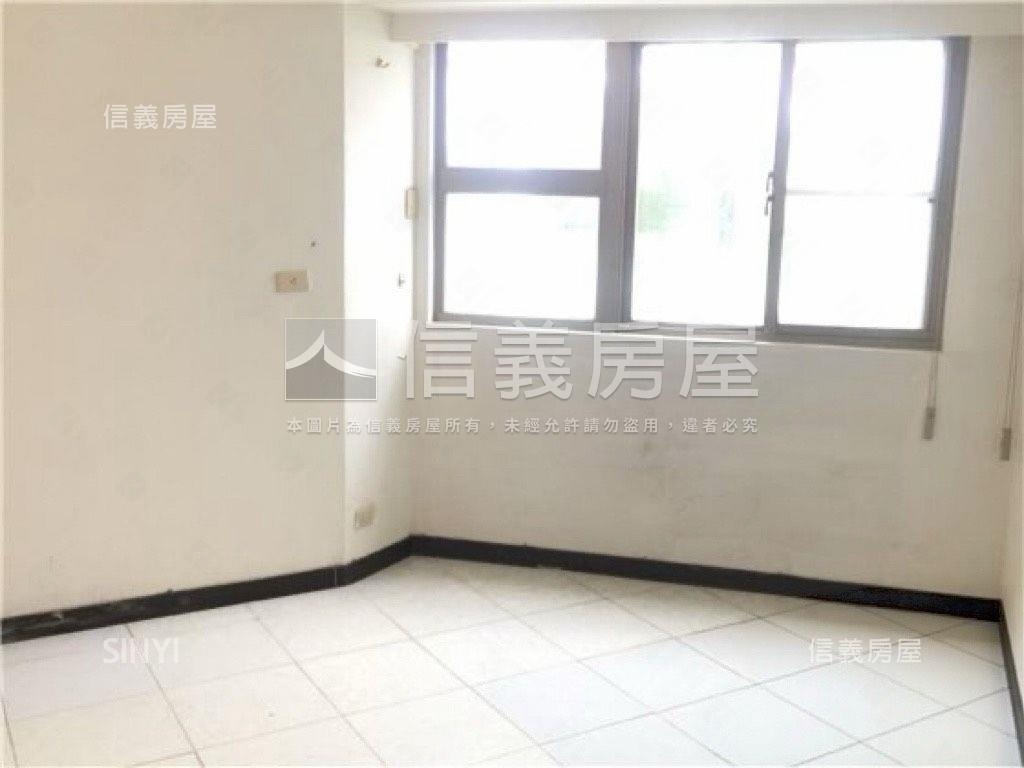 溫馨成家電梯三房房屋室內格局與周邊環境