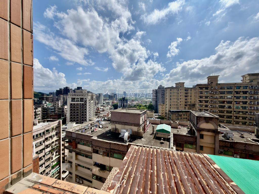 高鮮屋挑高景觀高樓亮麗宅房屋室內格局與周邊環境