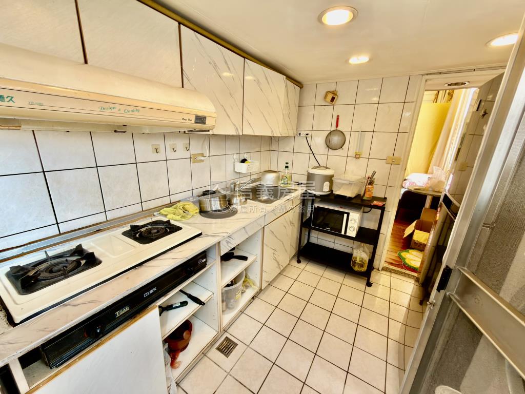 高鮮屋挑高景觀高樓亮麗宅房屋室內格局與周邊環境