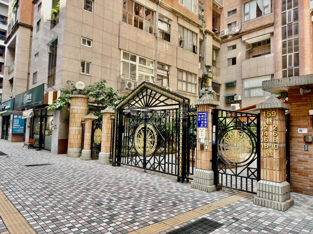 高鮮屋挑高景觀高樓亮麗宅房屋室內格局與周邊環境
