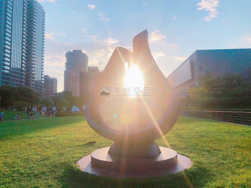 近美術館質感露臺收租公寓房屋室內格局與周邊環境