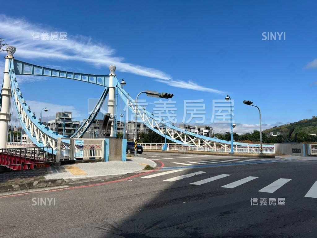 左岸高第樓店房屋室內格局與周邊環境