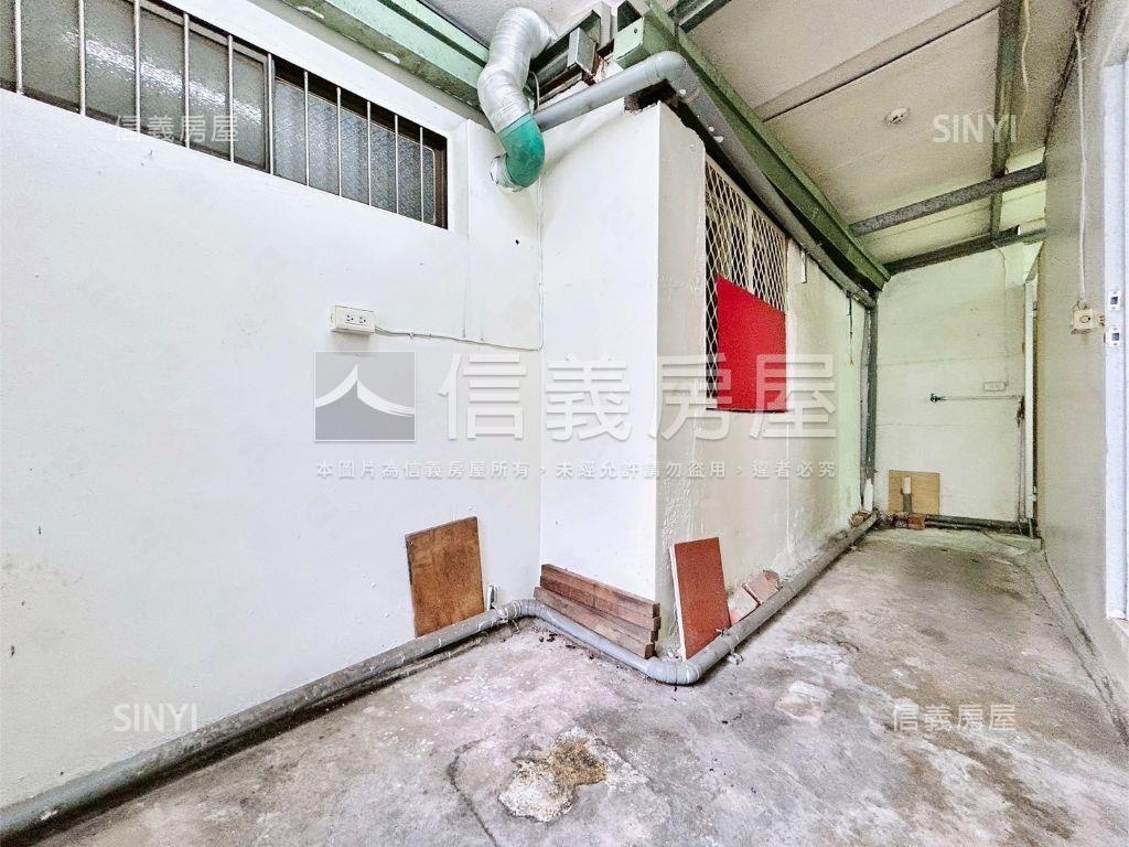 免千萬！北屯軍功市場透天房屋室內格局與周邊環境