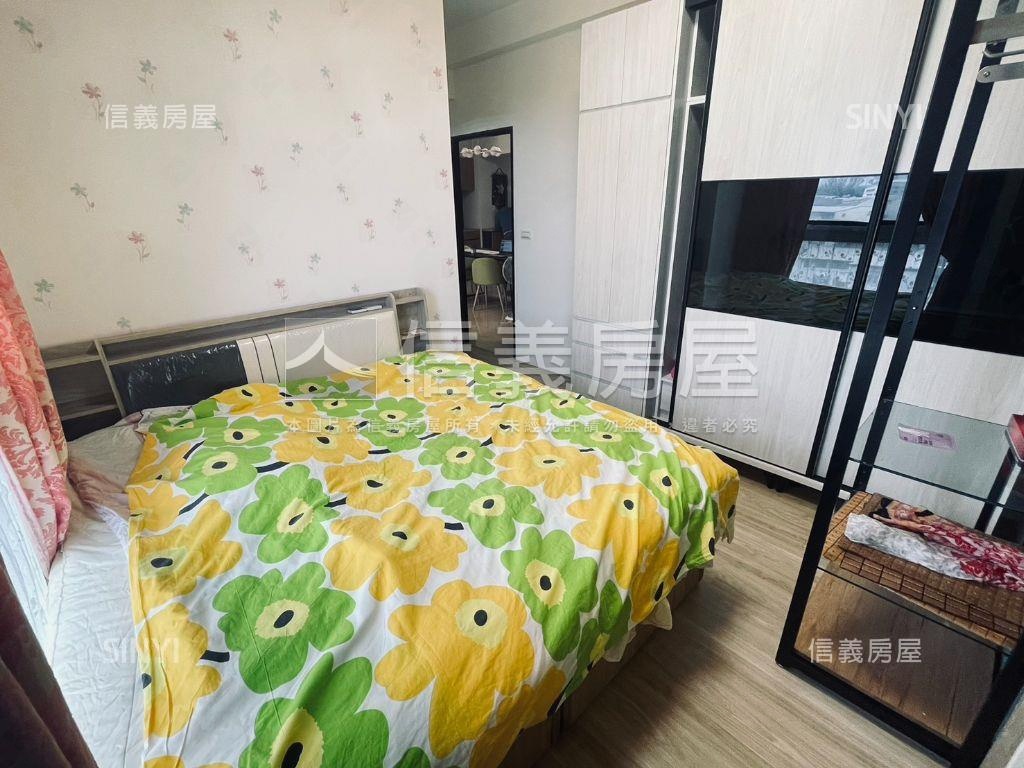 新世界２房雙衛＋車位房屋室內格局與周邊環境