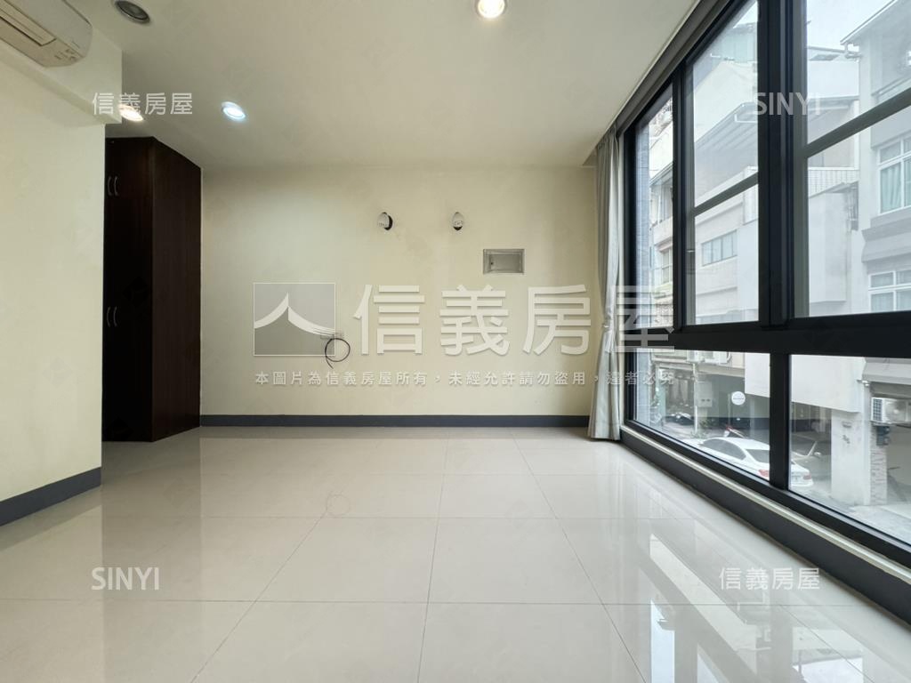 雄女漢神商圈正街透天房屋室內格局與周邊環境