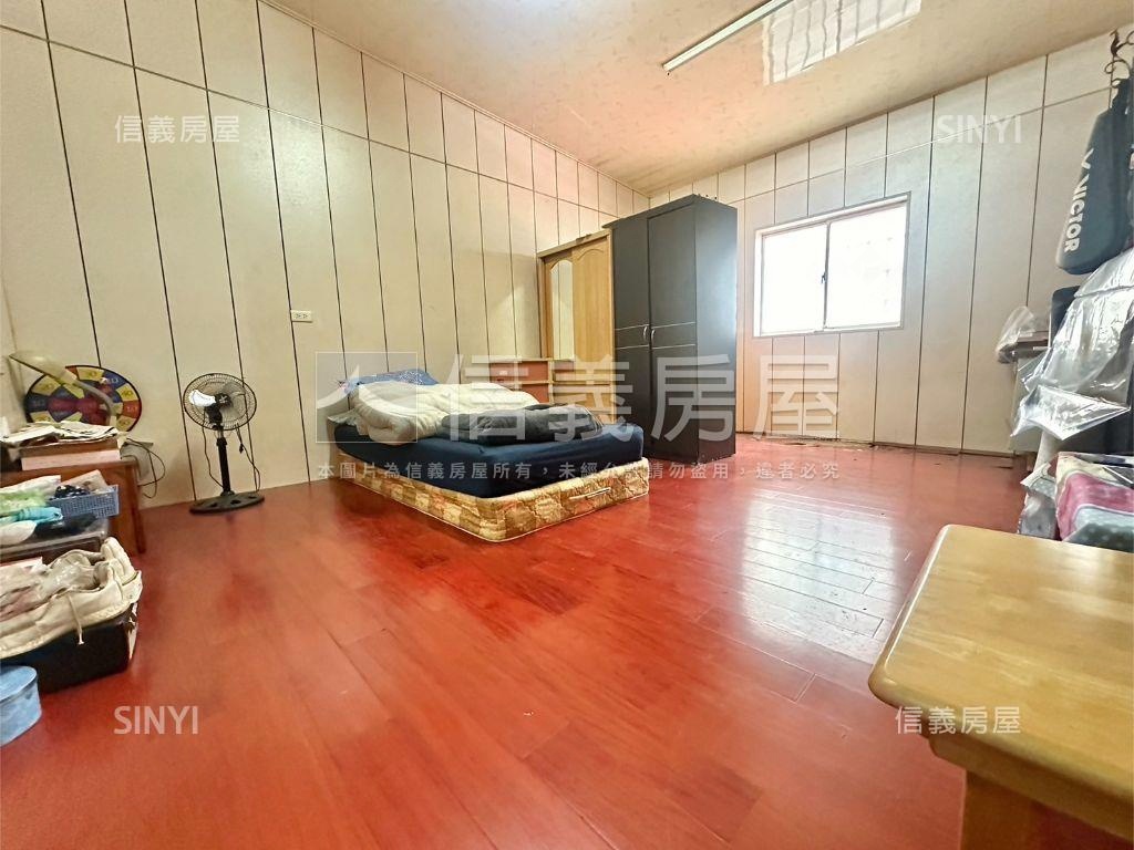 大里大明路臨路大地坪透天房屋室內格局與周邊環境