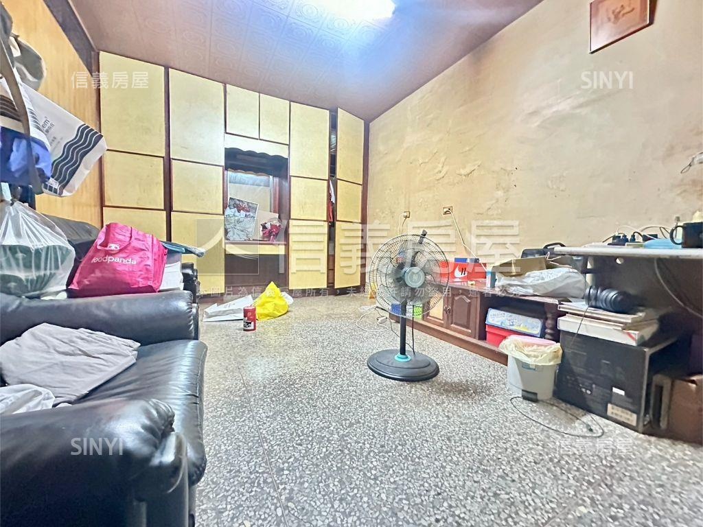 大里大明路臨路大地坪透天房屋室內格局與周邊環境