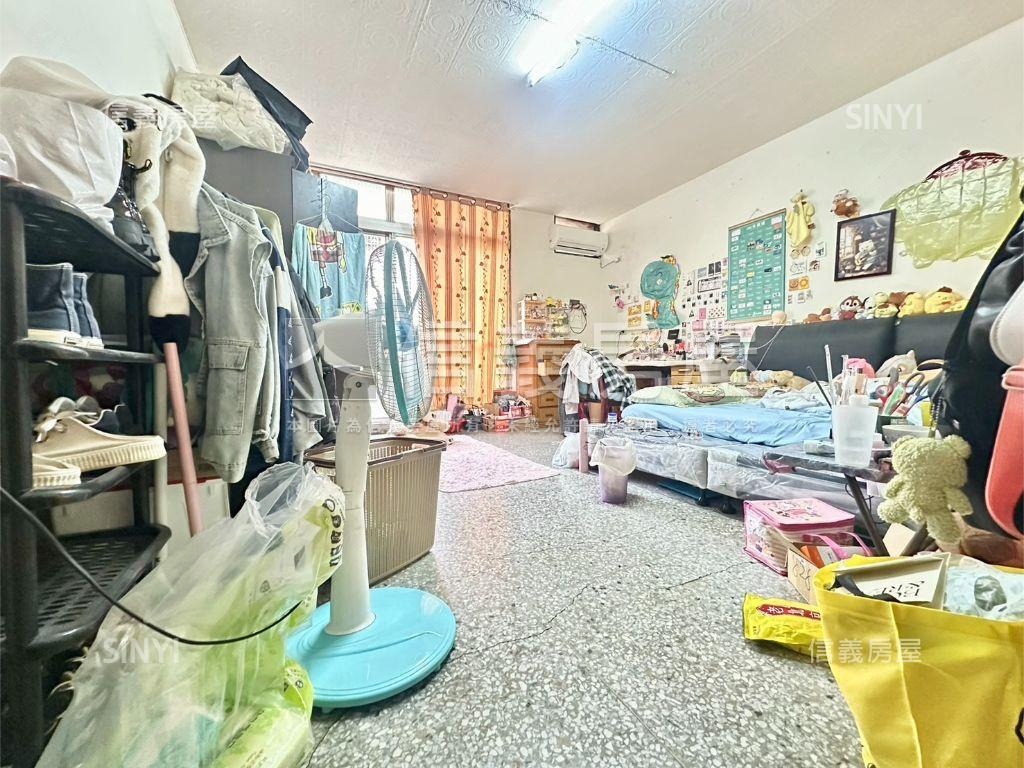 大里大明路臨路大地坪透天房屋室內格局與周邊環境