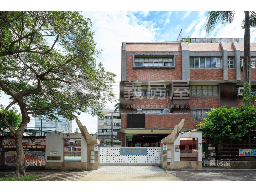 國泰杭州☆管理電梯四房房屋室內格局與周邊環境