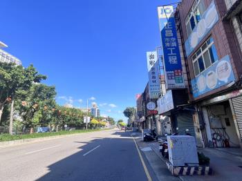 近日月光中華路收租透店
