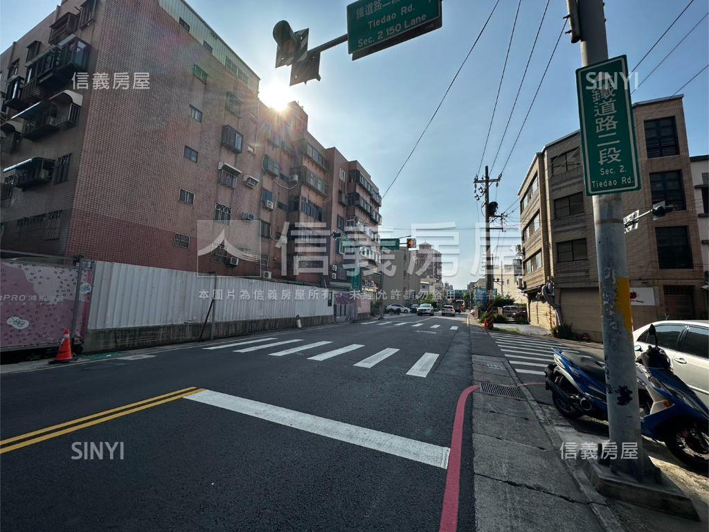 鴻柏鴻萃Ｃ棟３樓房屋室內格局與周邊環境