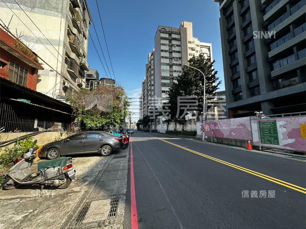 鴻柏鴻萃Ｃ棟３樓房屋室內格局與周邊環境