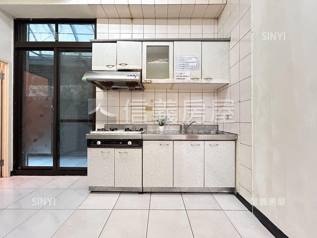 近機能電梯挑高大三房房屋室內格局與周邊環境