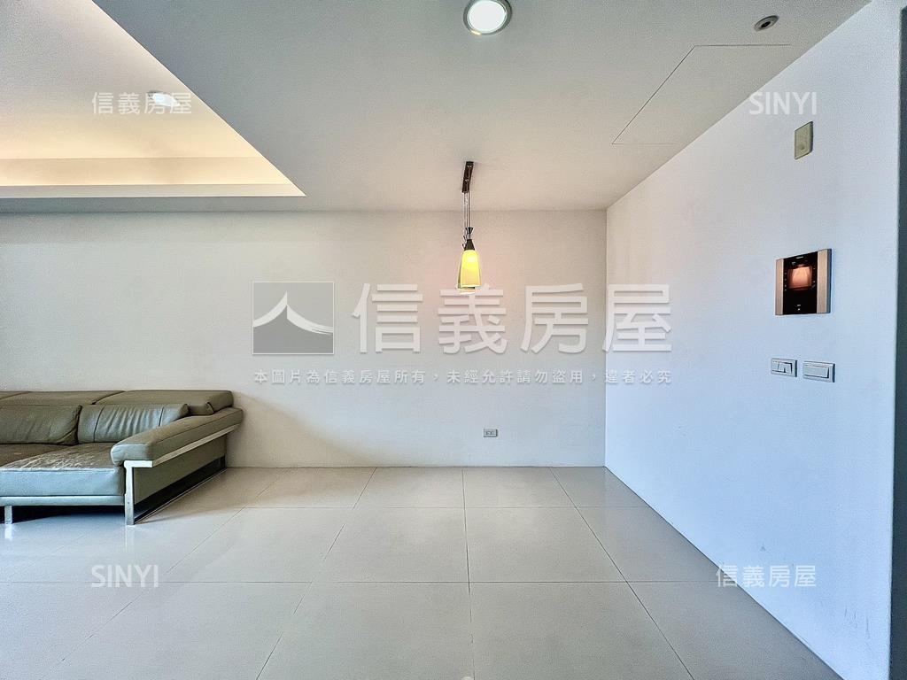 坤山名銓一景採光佳美三房房屋室內格局與周邊環境