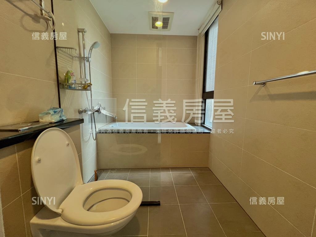 坤山名銓一景採光佳美三房房屋室內格局與周邊環境