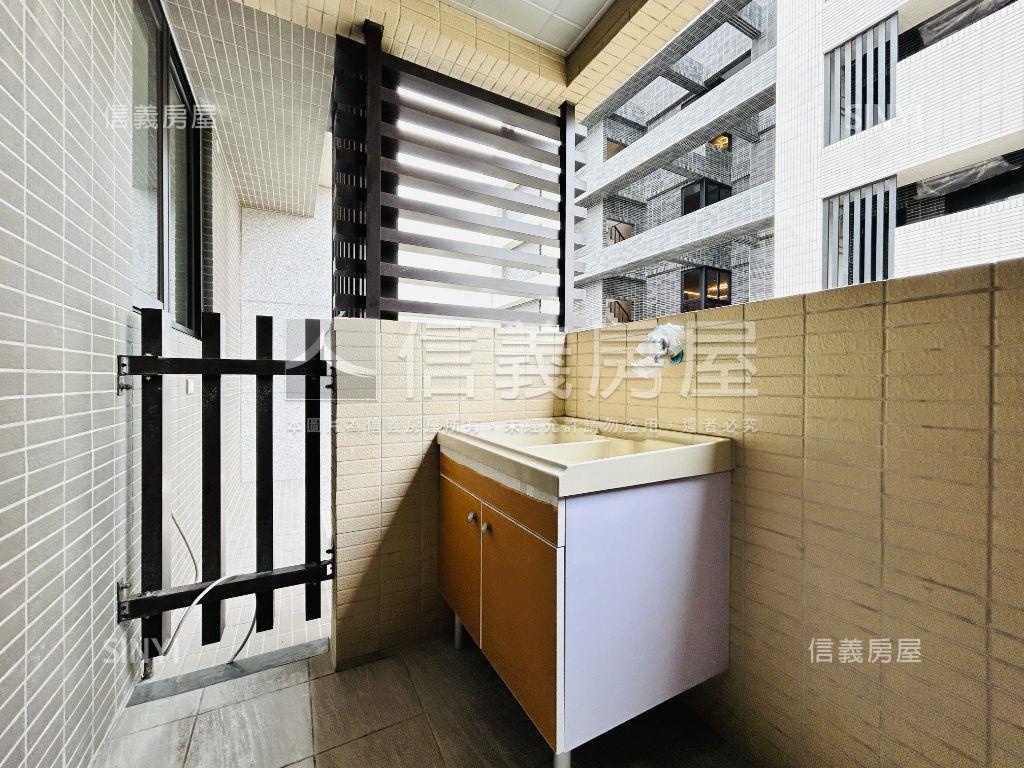 右岸㊣ＳＲＣ頂層全新兩房房屋室內格局與周邊環境